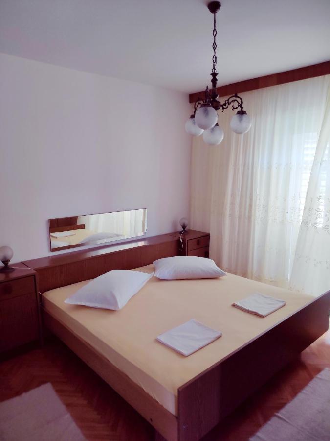 Apartman Antulov Srima Exteriör bild